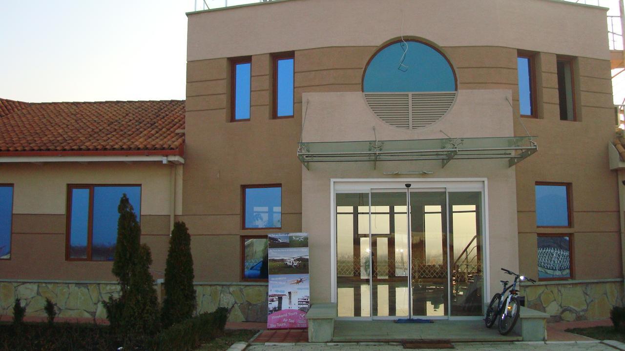 Vanilla Sky Georgia Hotel Natakhtari Bagian luar foto