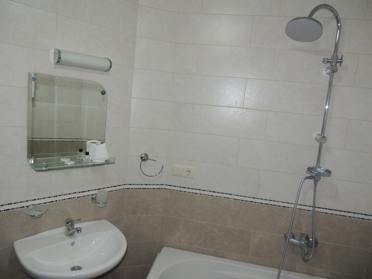 Vanilla Sky Georgia Hotel Natakhtari Bagian luar foto